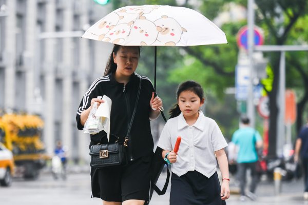 股票配资开户公司 带伞！北京今夜有分散性阵雨伴轻雾，明天东部地区有小阵雨